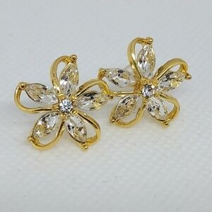 Earrings Elegant Gold Faux Diamond Flower NEW